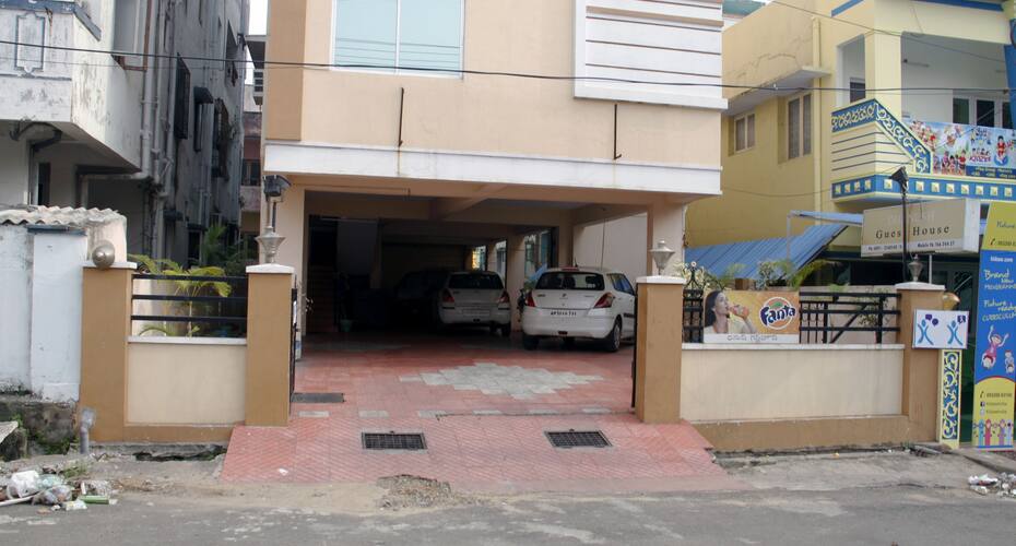 Dhanush Guest House, Visakhapatnam 1